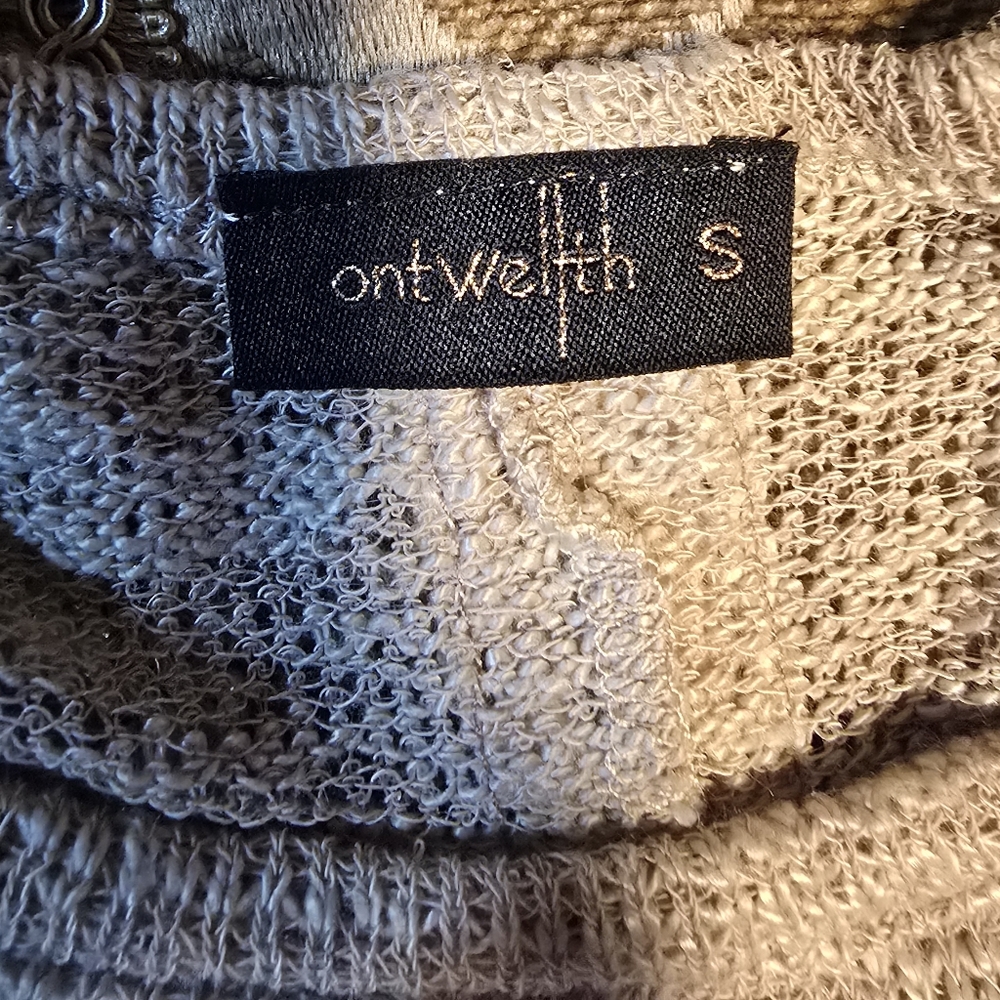 Split Back Sweater With Lace Hem - image 3